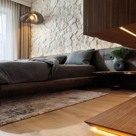 Stejeris Nature-inspired Luxury Apartman