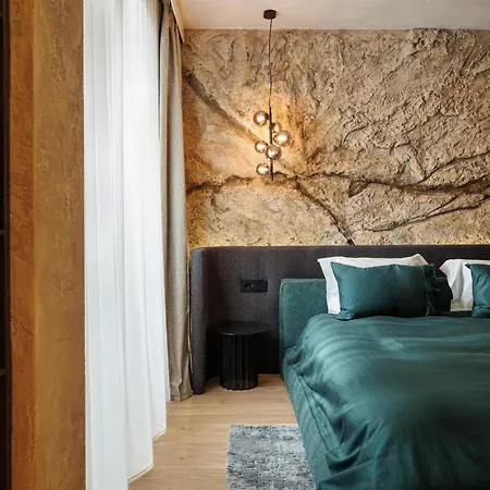 Stejeris Nature-inspired Luxury * Brassó