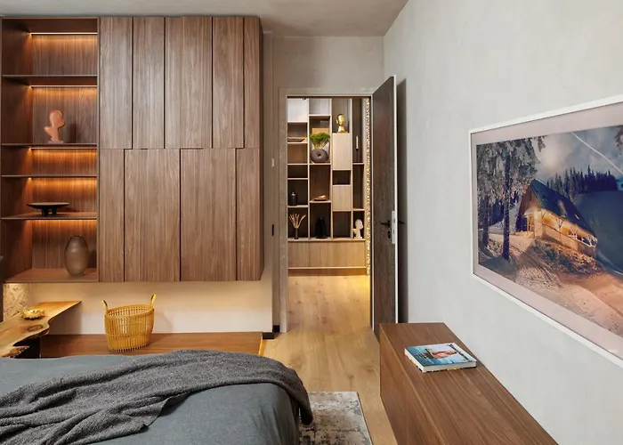 Stejeris Nature-Inspired Luxury Apartment Апартаменти Брашов