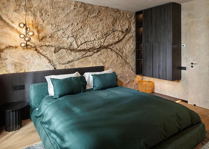 Stejeris Nature-Inspired Luxury Apartment Daire *